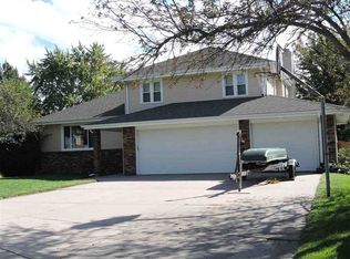 14119 Cedar Cir, Omaha, NE 68144