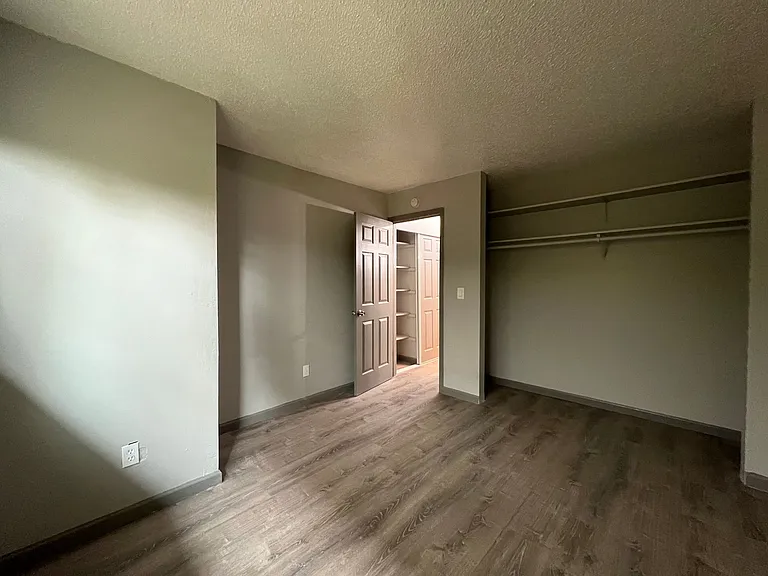 Executive East — Photo 28