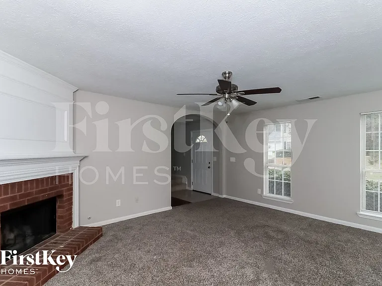 1118 Summerstone Trce — Photo 4