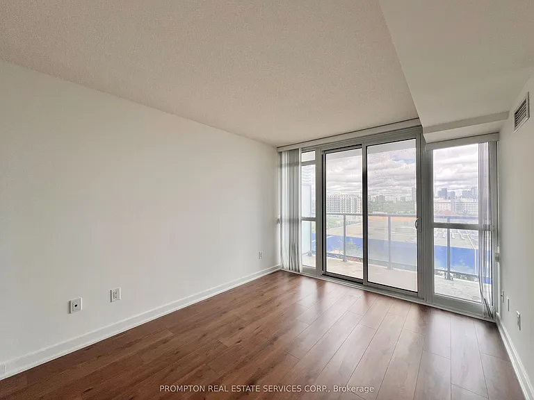 121 McMahon Dr #608 — Photo 8