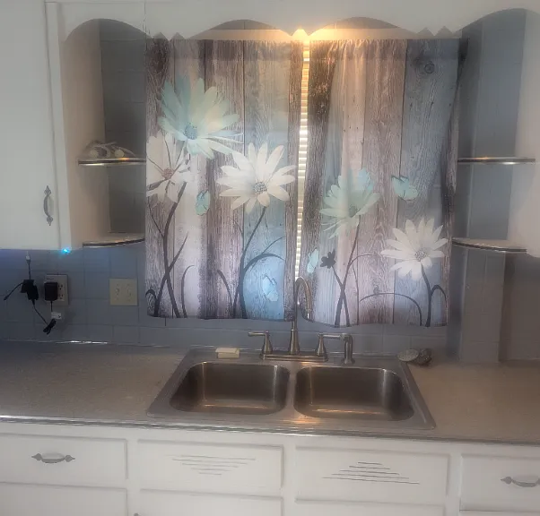 1544 Edgewood St NE — Photo 2