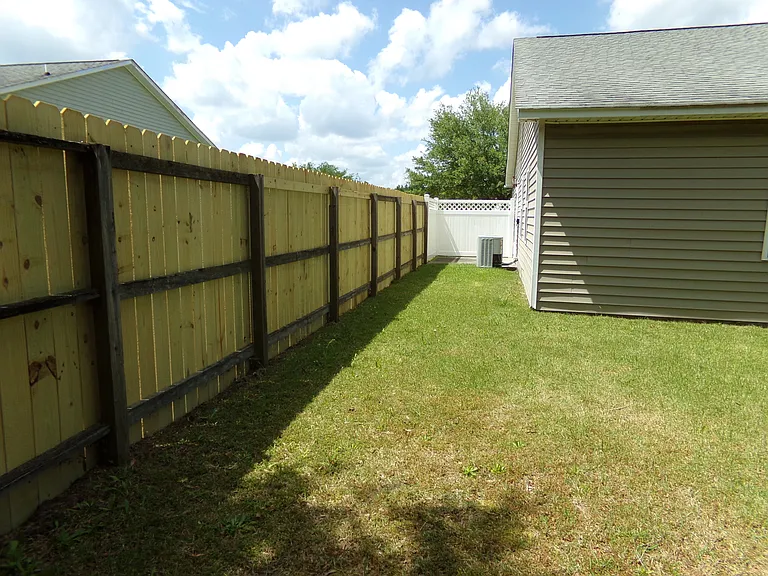 409 Nordhoff St — Photo 10