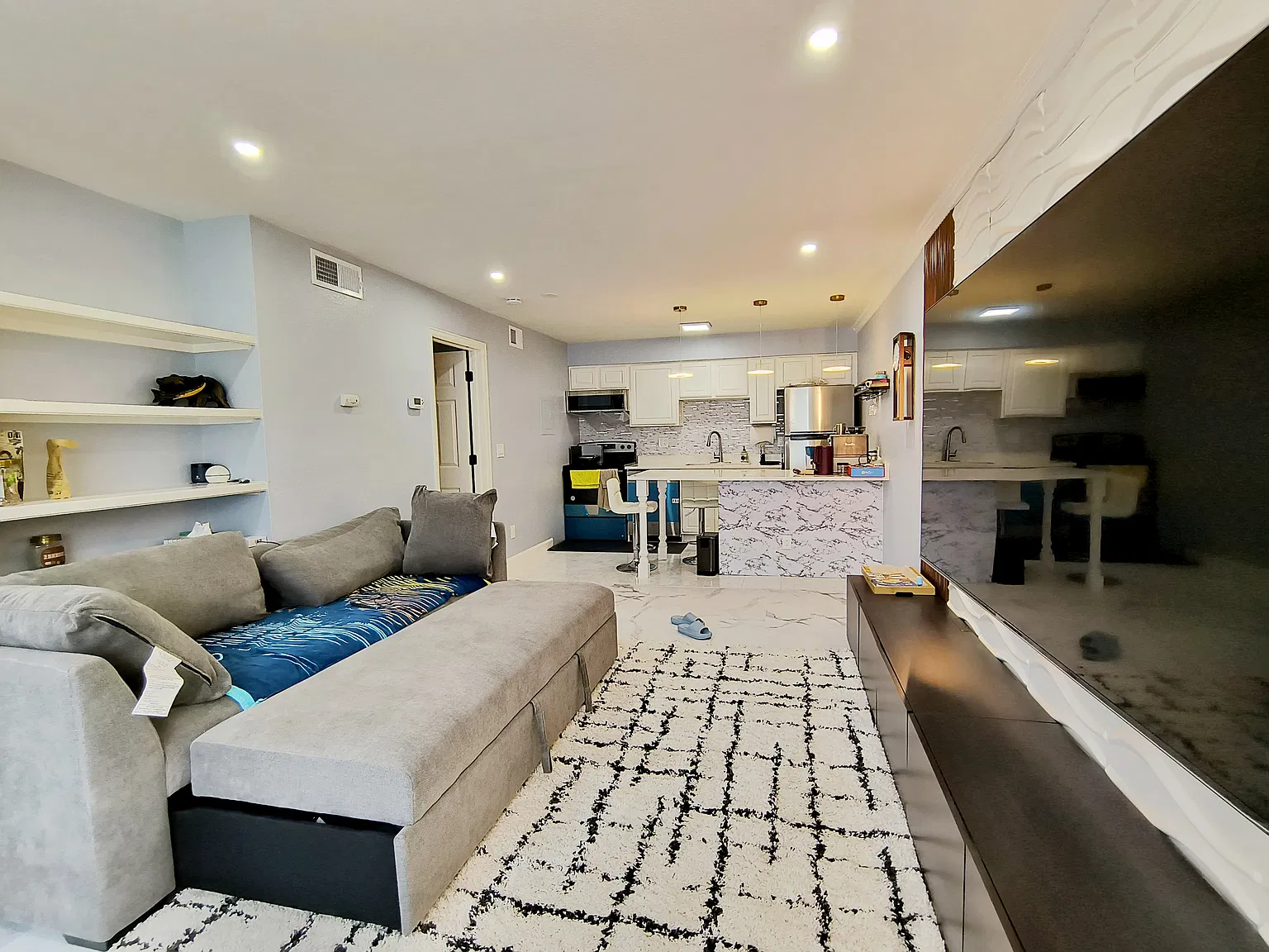 E Arbor Cir, Englewood — Photo 2