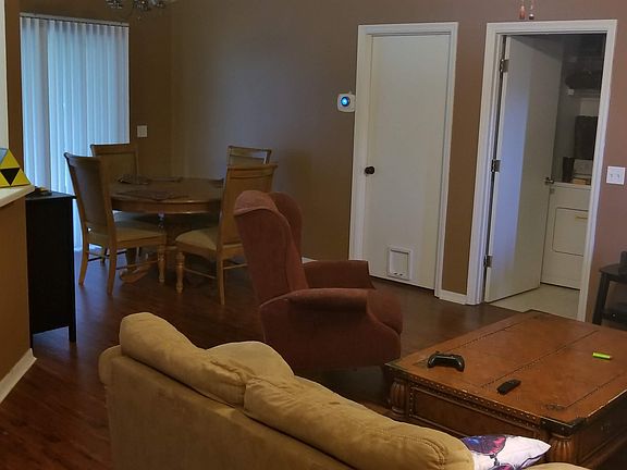 3rd image of 1412 Hensley Dr