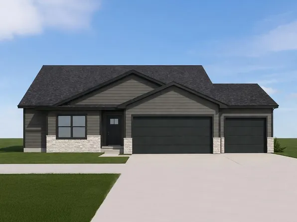 213 Riverbend Rd, Waverly, IA 50677