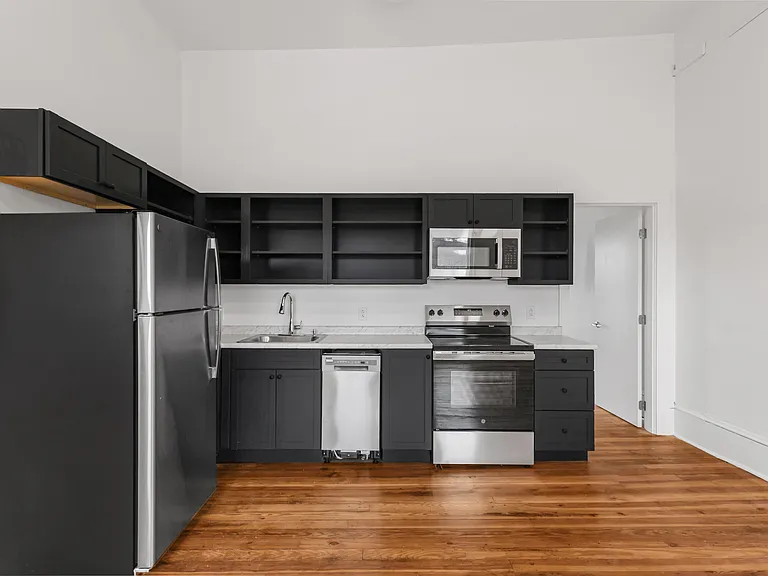 Cates Block Apartments — Photo 6