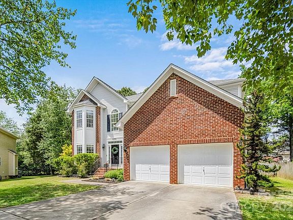 3rd image of 8709 Huntland Ct