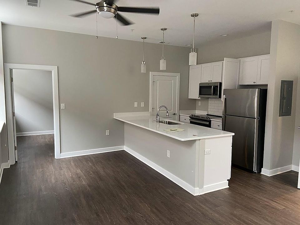1st image of 115 W Tazewell St #3B