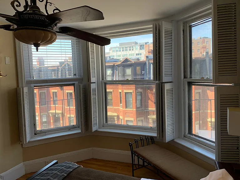 48 Hereford St #3D — Photo 6