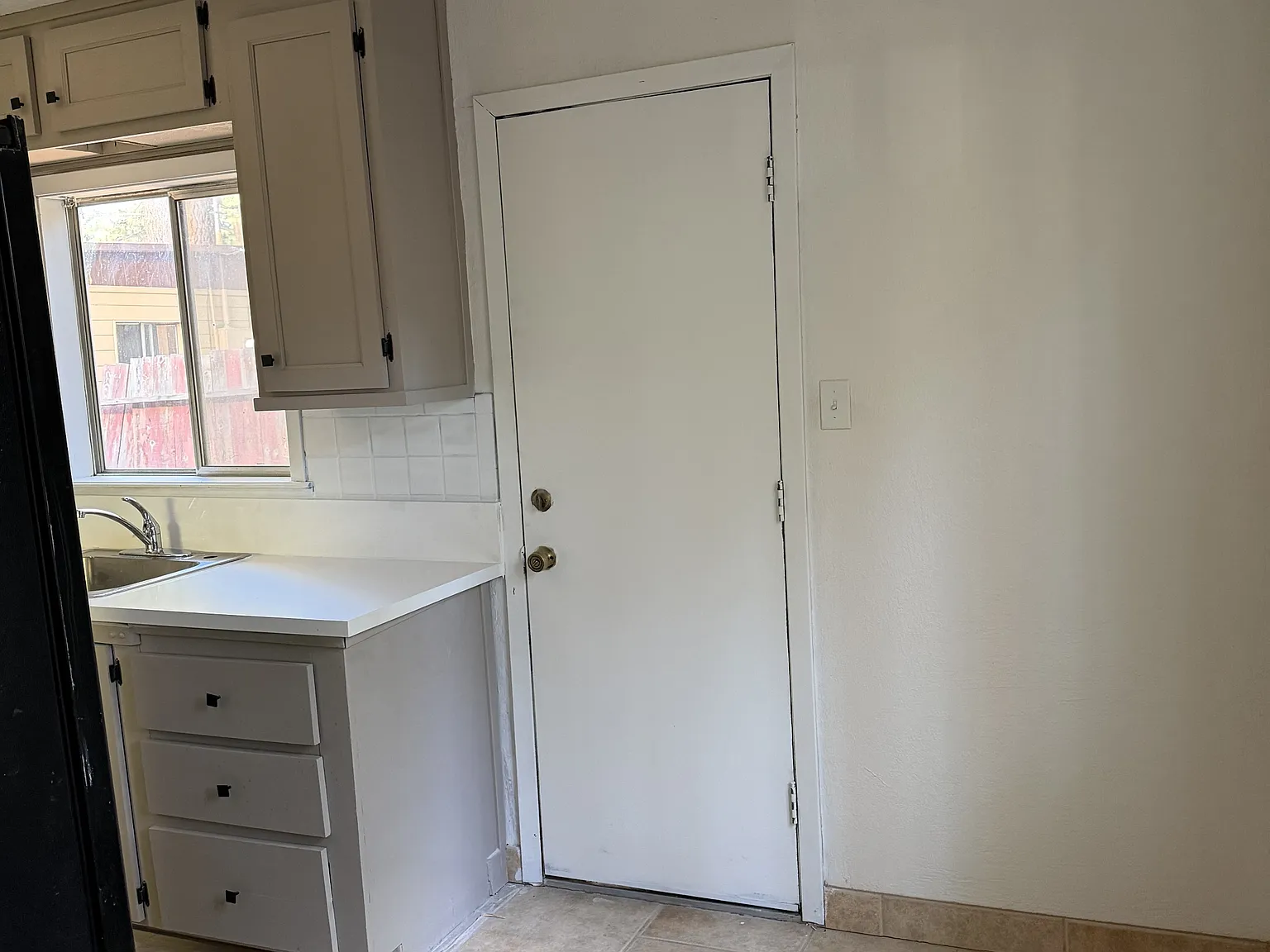 2748 Young Street - 4 — Photo 4