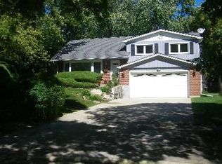 404 Linwood Ct, Schaumburg, IL 60193