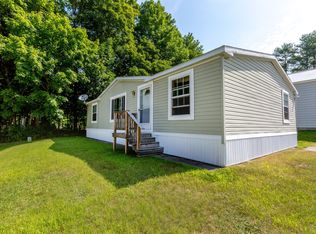 2 Parkway, Bowdoin, ME 04287