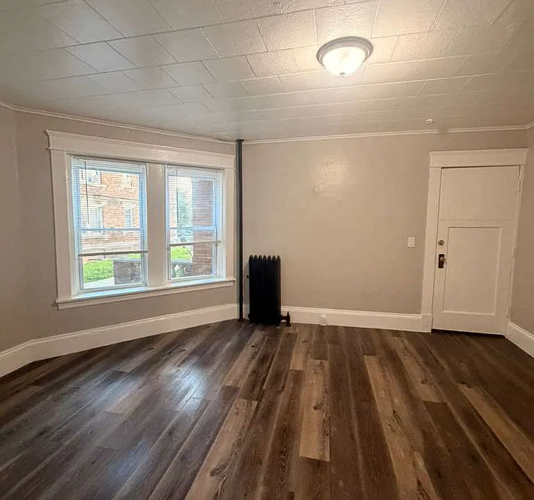 43 School St #5
