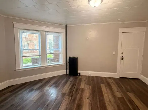 43 School St APT 5, Springfield, MA 01105