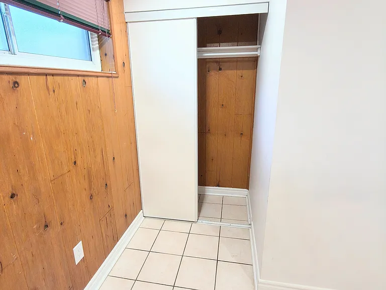 100 Kingslake Rd — Photo 10