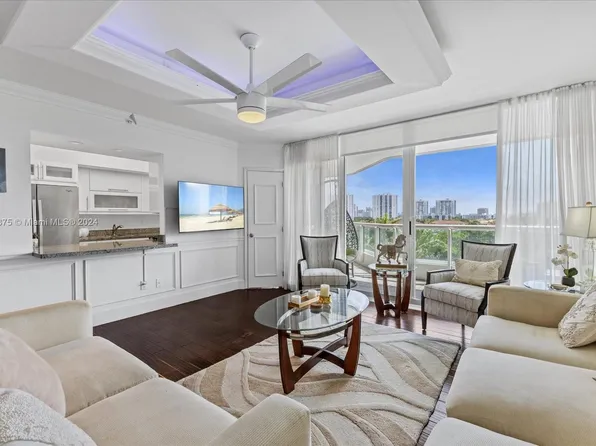 21205 Yacht Club Dr APT 708, Aventura, FL 33180