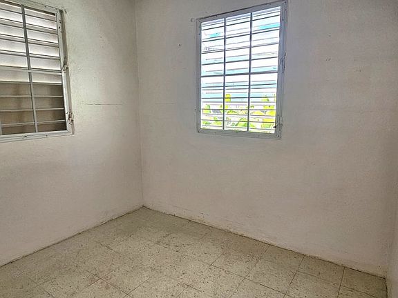 5th image of Bda Blondet 228 Calle #A