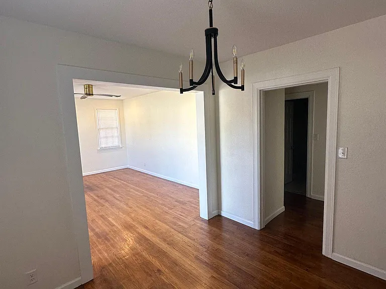 4213 SW 9th Ave — Photo 16