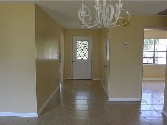 5th image of 3047 Azalea Ln