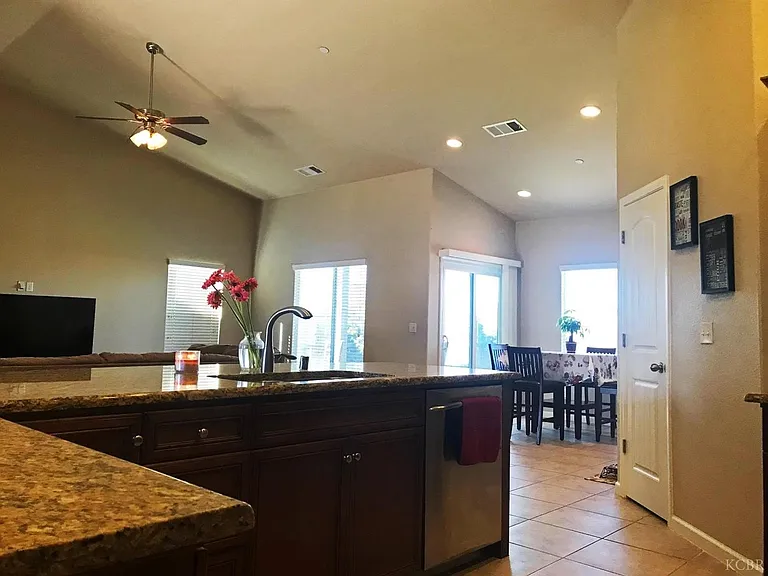 1274 N Cerritos Ave — Photo 11