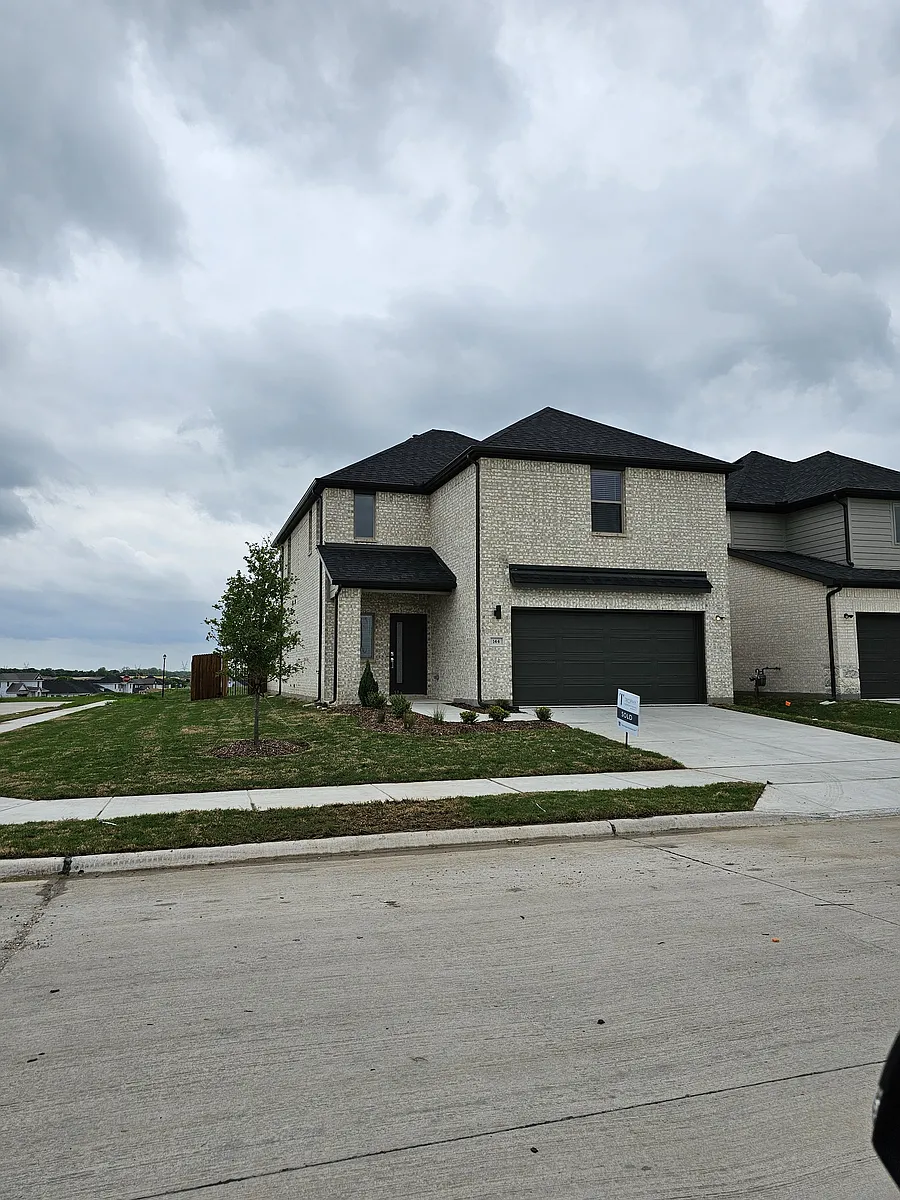 Building Photo - 144 Millwood Rd