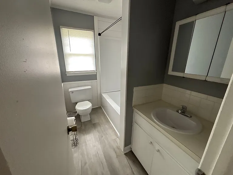 801 Bethpage Rd — Photo 10