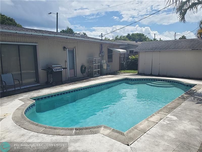 1st image of 2651 NE 9th Ave