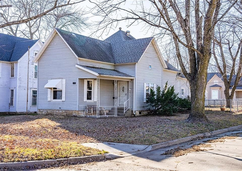 1st image of 119 N Garfield Ave