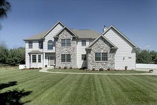 2nd image of 5914 Blue Jay Dr