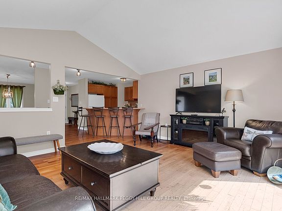 4th image of 43 Nicklaus Dr