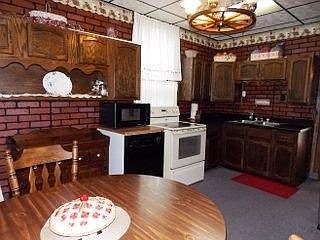 5th image of 112 Central Ave
