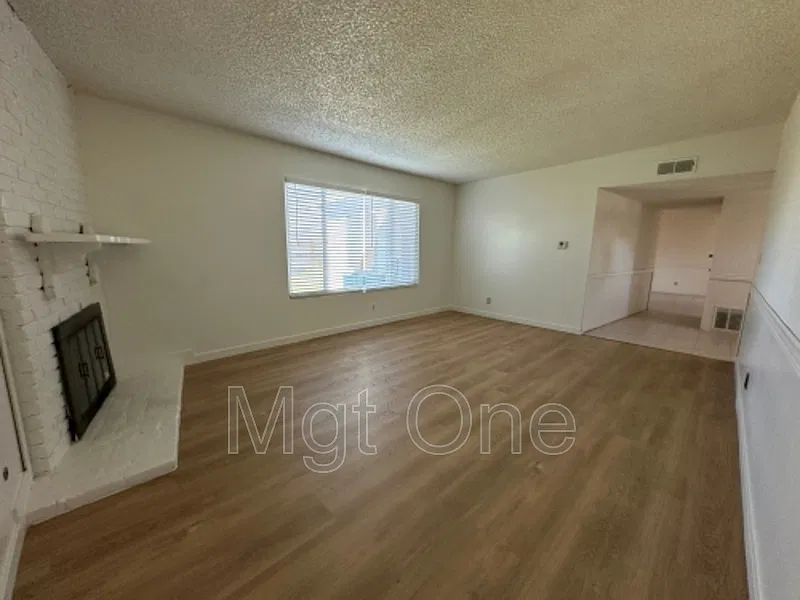 4 bed, 2.0 bath, 1350 sqft, $3,500 — Photo 2