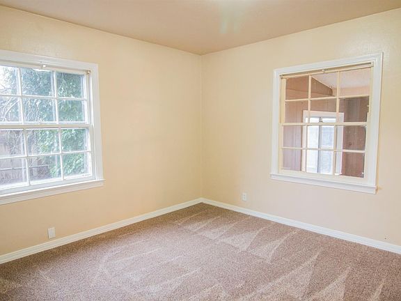 4th image of 1732 W Stewart Ave