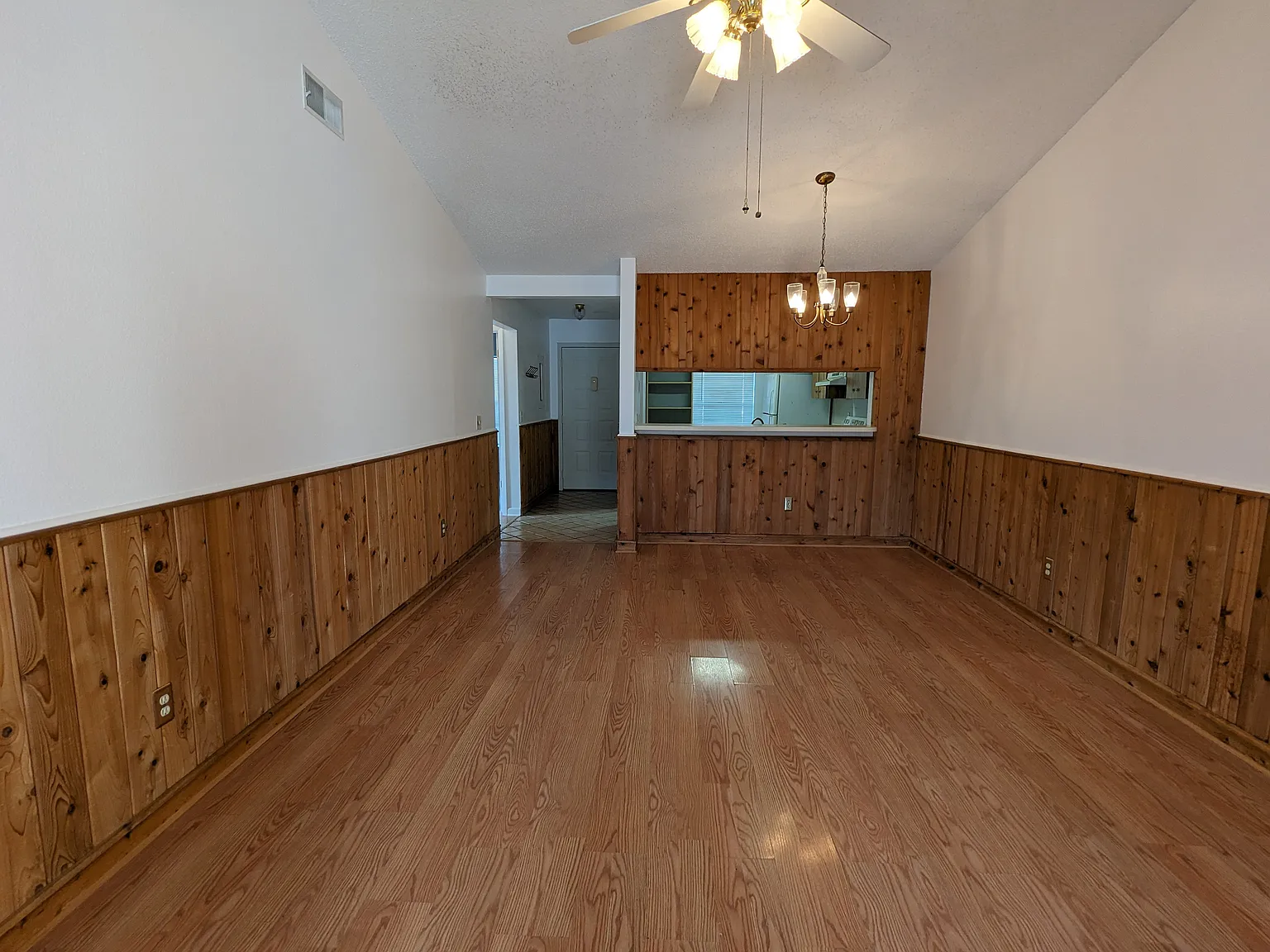 2/2 Villa in Safety Harbor — Photo 4