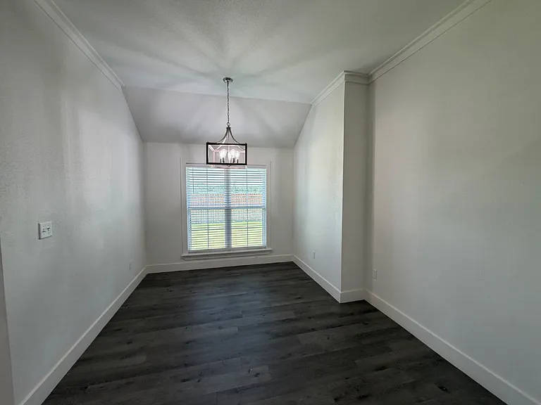 405 Ranger St — Photo 8