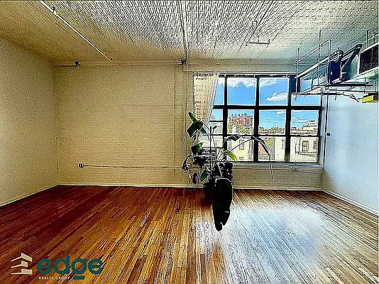 3rd image of 255 McKibbin St #313