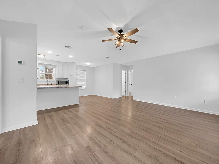 22150 Hill N Dale Dr — Photo 24