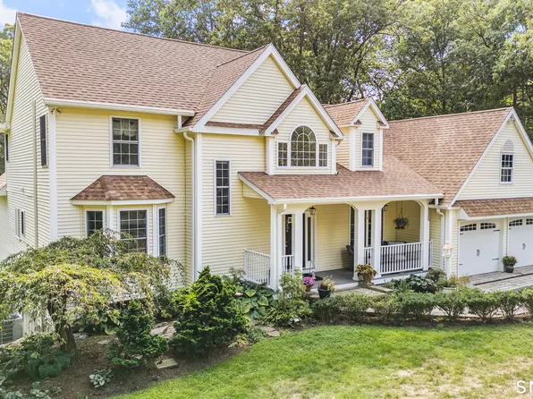 14 Wychwood Lane, Oxford, CT 06478