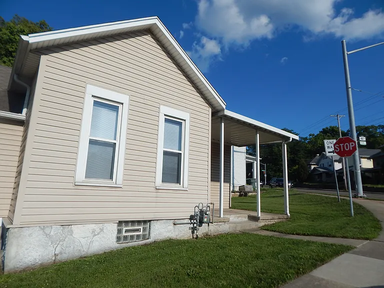 2200 Wayne Ave — Photo 2