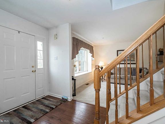 5th image of 101 Black Walnut Dr