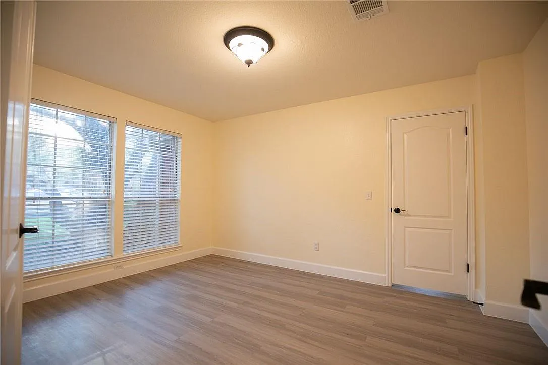 Building Photo - 12417 Mallard Ln