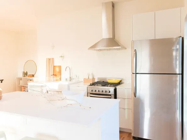 134 S Coronado St #4, Los Angeles, CA 90057