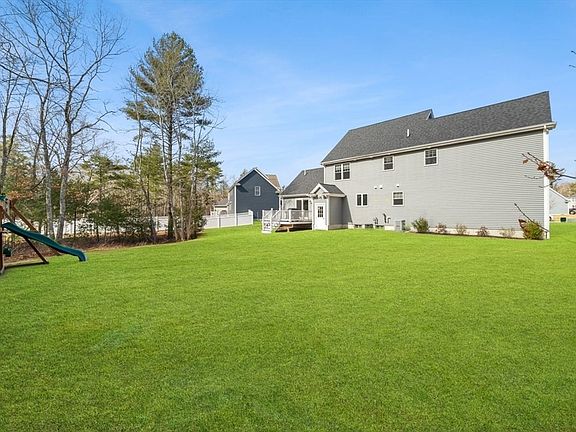 4th image of 64 Copperwood Rd