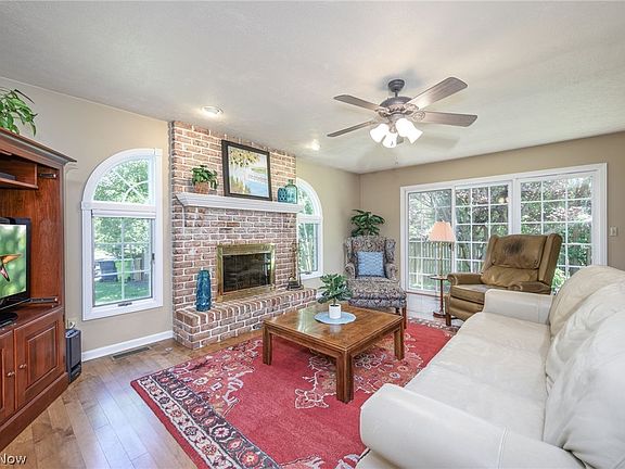 2nd image of 812 Martindale Dr