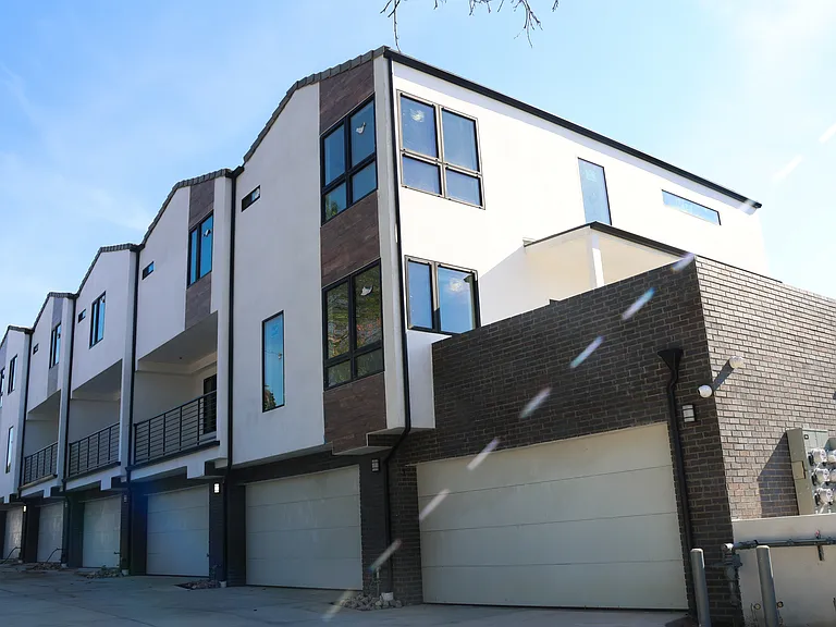 546 N Lark Ellen Ave #4 — Photo 1