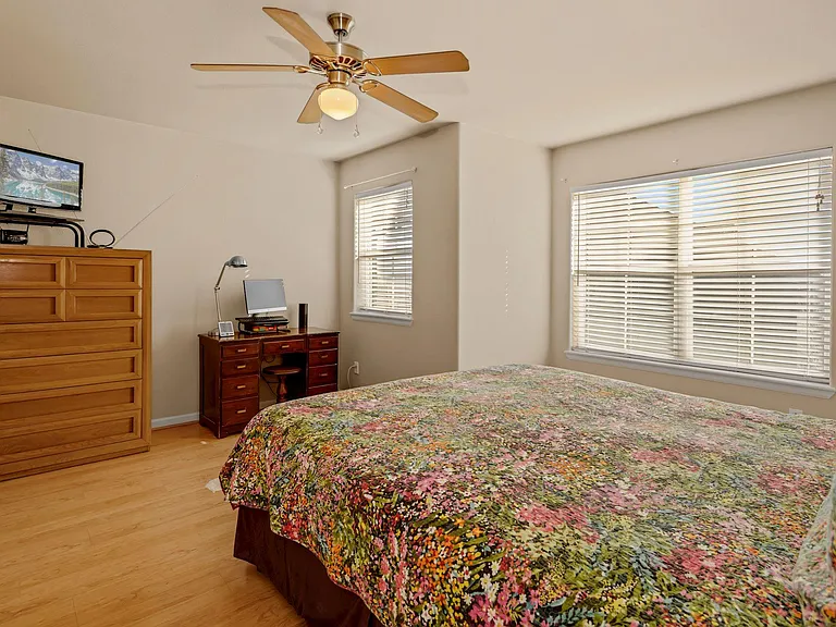 1115 Trask Hts — Photo 7