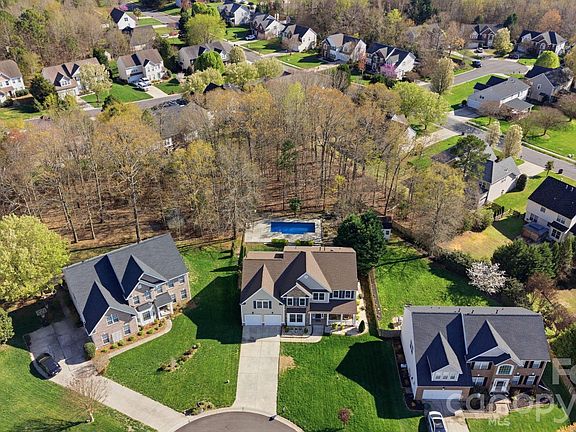 4th image of 2216 Sunny Valley Ct #672