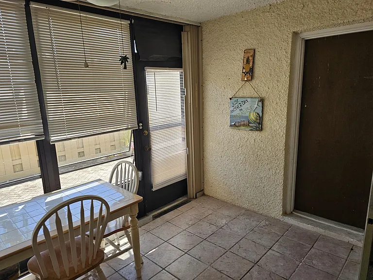 1500 NE 13th Ter #G6 — Photo 11