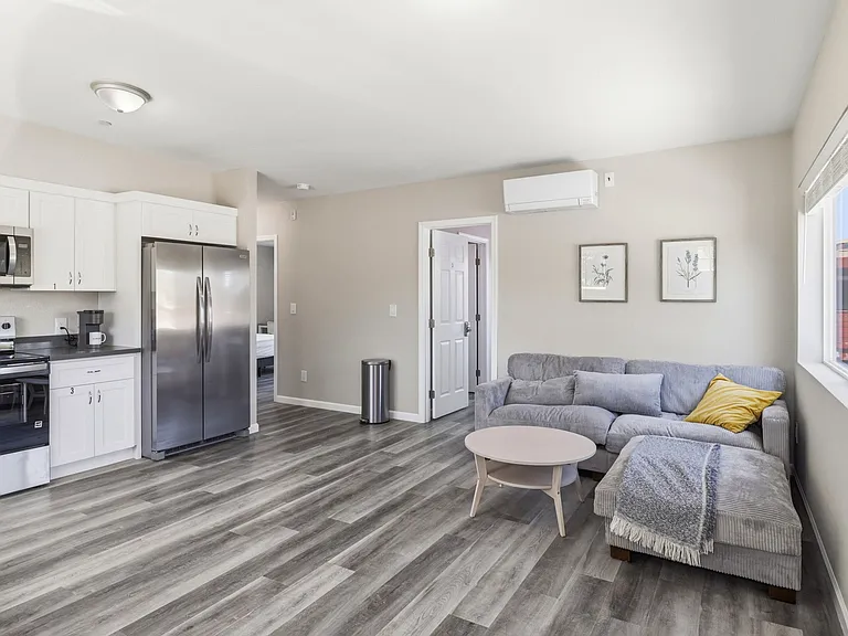 160 Harrison Ave #E1 — Photo 4