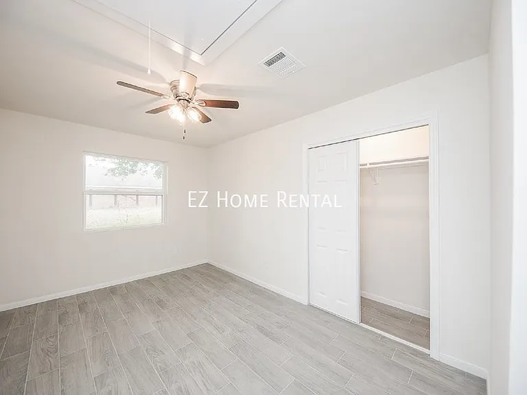 5042 Mallow St #B — Photo 8